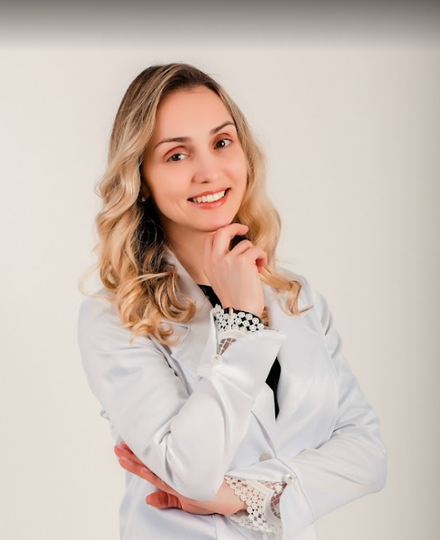 Foto 2 de Lis Vulczak | Harmonização Facial em Foz do Iguaçu