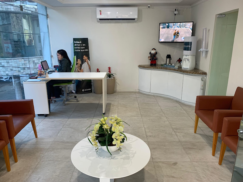 Foto 3 de LM Odontologia - Implantes Dentários