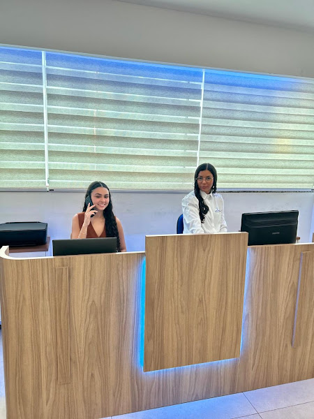 Foto 2 de LondriOdonto | Clínica Odontológica | Preenchimento Labial | Implantes | Próteses | Restauração