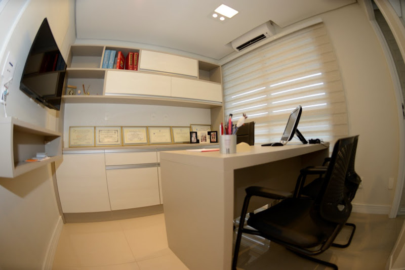 Foto 2 de Lory Silveira - Cirurgia Plástica