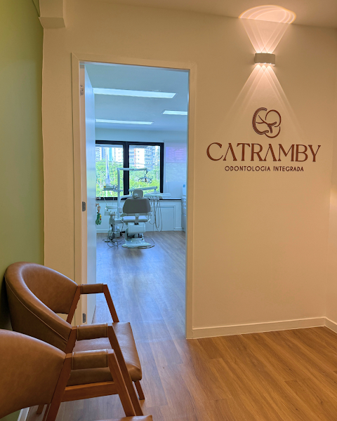Foto 2 de Luana Catramby Odontologia Barra da Tijuca