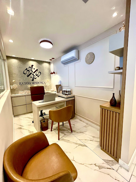 Foto 2 de Luciana Mendonça - Odontologia, Medicina & Estética