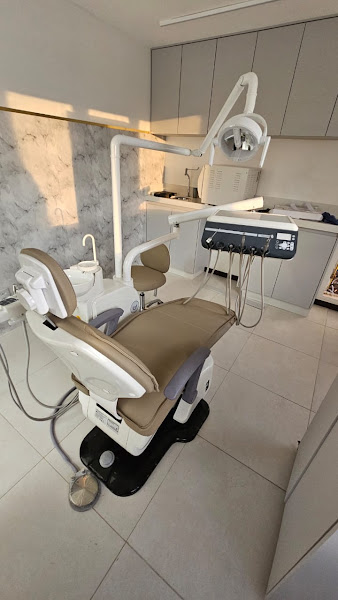 Foto 2 de Luciano Dumalak Odontologia