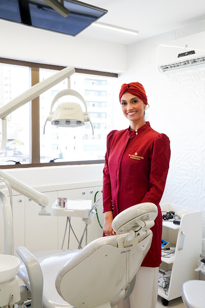 Foto 3 de Ludmila Belém Dentista | Especialista em Endodontia | Juiz de Fora