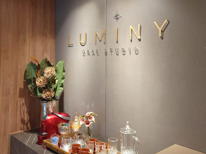 Foto de LUMINY ORAL STUDIO