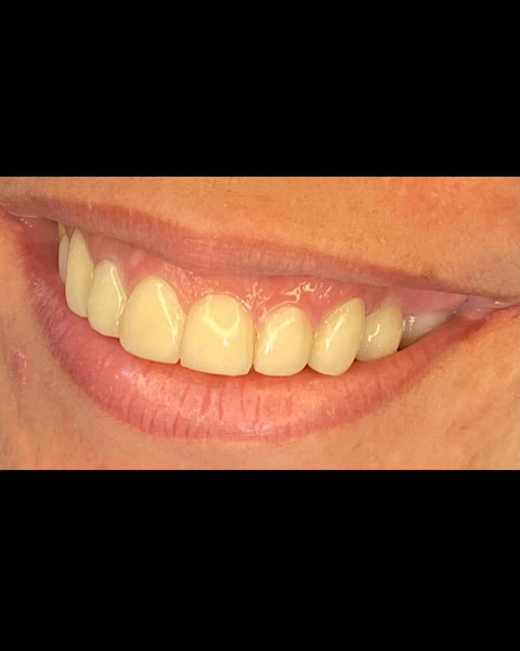 Foto 2 de M&C IMPLANTES clínica odontológica