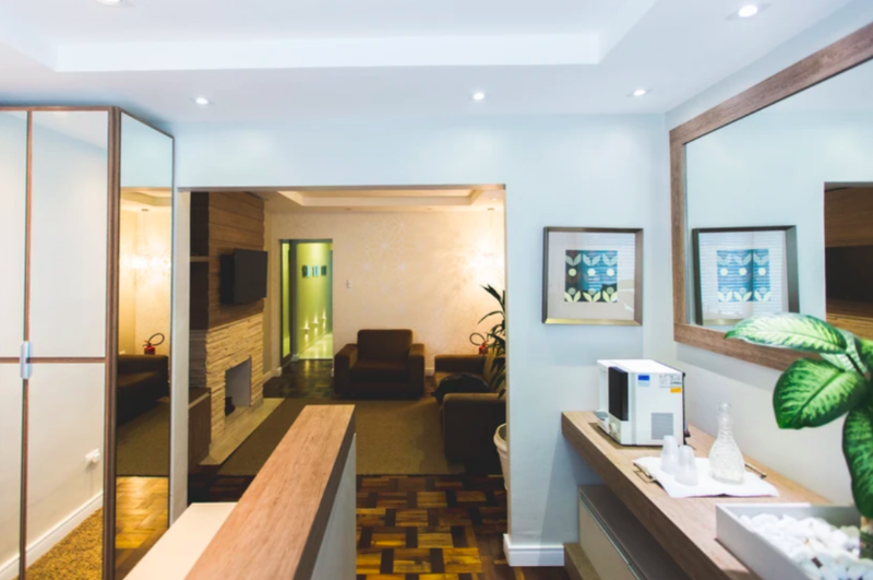 Foto 3 de MA Implantodontia - Prof. Dr. Marco Aurélio - Implante de Dente em Curitiba