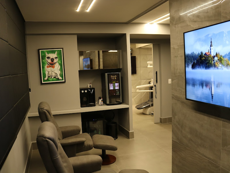 Foto 2 de MALDI DENTISTA 24 Horas