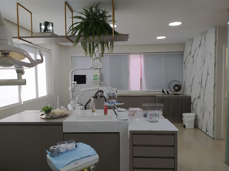 Foto 2 de Marcella Rocha Odontologia Especializada