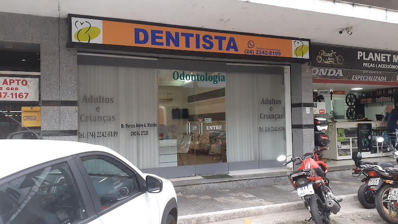 Foto 2 de Marcos André Alves de Macêdo, Cinthia Macêdo.Odontologia Petrópolis Retiro