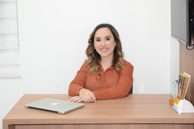 Foto 2 de Mariá Vieira - Ortodontia, Bruxismo, DTM, Odontologia do sono, Clínica Geral e Estética