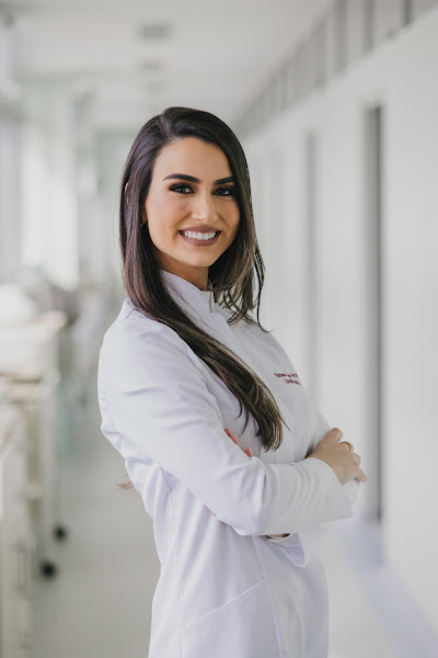 Foto 2 de Mariana Porto - Harmonização Facial