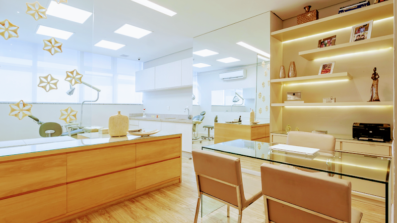 Foto 2 de MARIELE PANTUZO ORTODONTIA