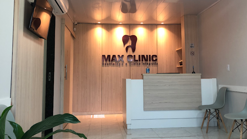Foto 2 de Max Clinic