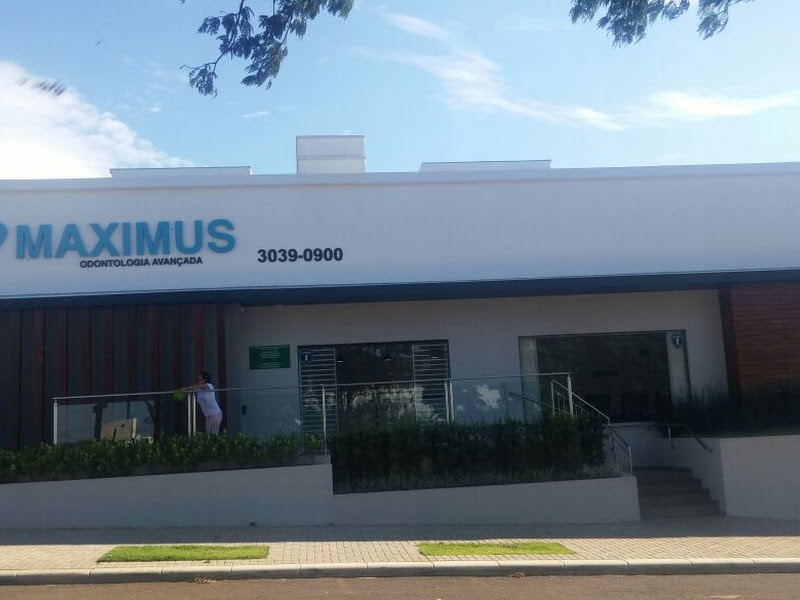 Foto 2 de Maximus Odontologia- Lentes de contato, Facetas e Implantes dentários