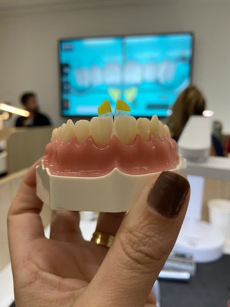 Foto 2 de Mayara Italiano - Cirurgiã Dentista