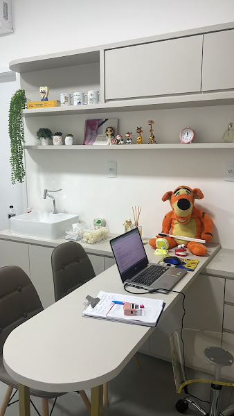 Foto 3 de Mayra França - Estomatologista Patos de Minas