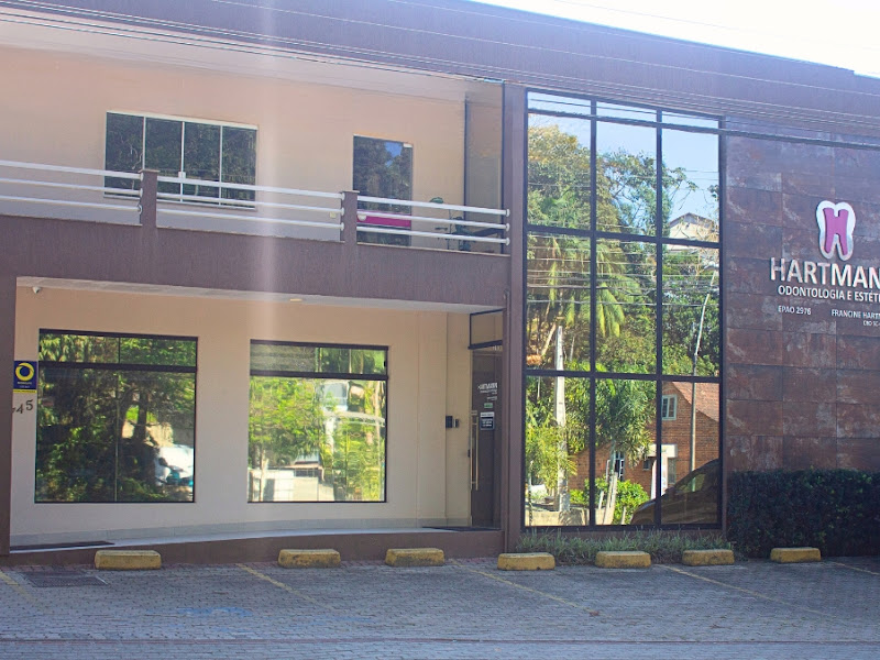 Foto 8 de MCM Odontologia | Implantes dentários | Prótese protocolo | Dentista em Blumenau