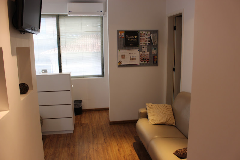 Foto 3 de MELO ODONTOLOGIA - Dr. Maurício Moraes de Melo e Dra. Liège Alves de Melo