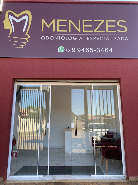 Foto 2 de MENEZES Odontologia especializada