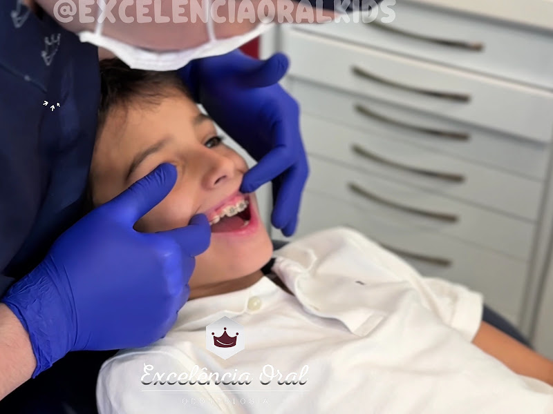 Foto 2 de Michele Lírio Cirurgiã Dentista