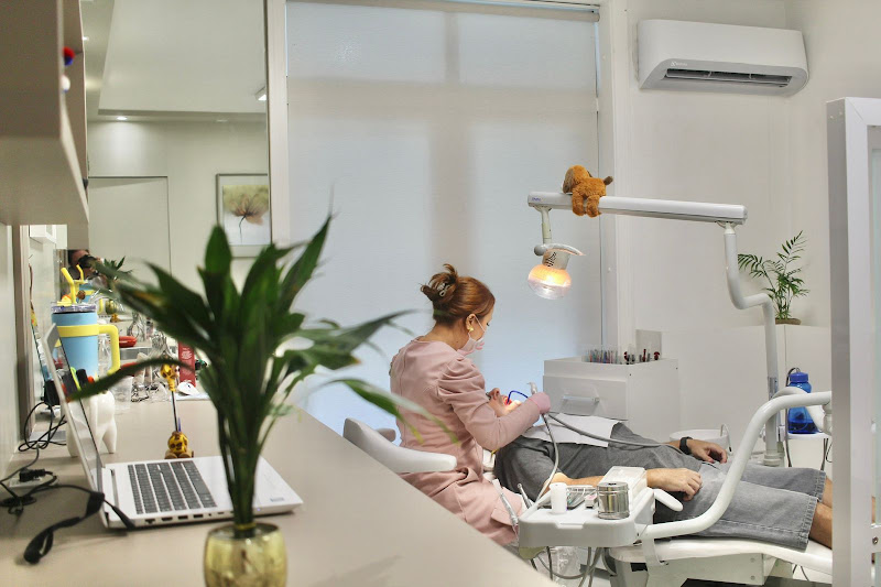 Foto 2 de Michele Machado Dentista