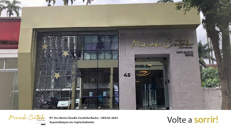 Foto 2 de Miranda Coutinho | Lentes de Contato Dental | Implante Dentário em Joinville