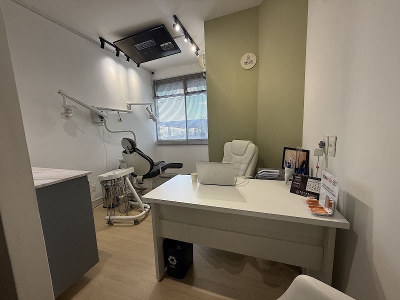Foto 2 de Mirase Odontologia - Dra Iasmim Abreu Dentista Consultório em Betim