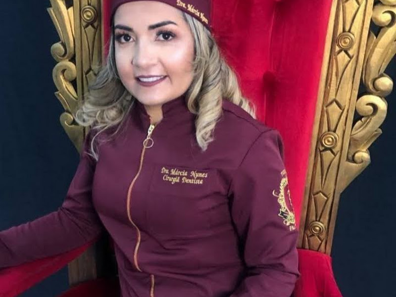 Foto 4 de Mitre e Freitas Odontologia - dentista - facetas - prótese - Implante