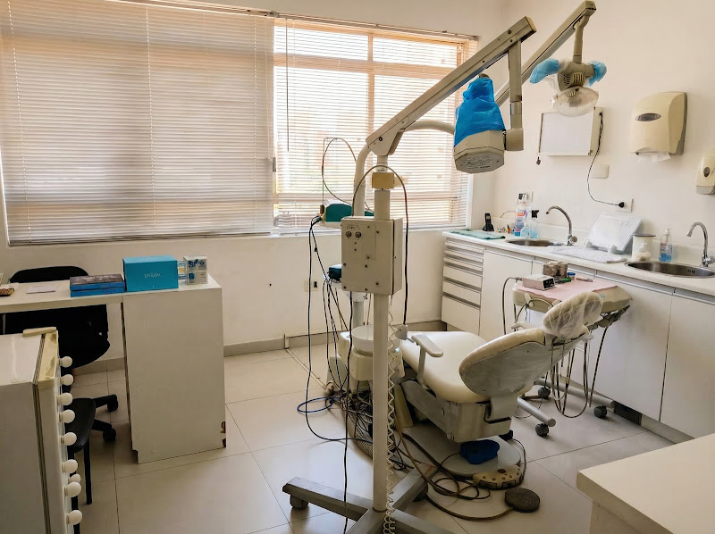 Foto 2 de Moderno Odontologia - Ortodontia Estética | Harmonização Facial | Endodontia | Dra. Paula Moderno | Jardim Paulista - SP
