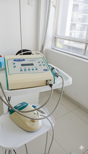 Foto 3 de Moderno Odontologia - Ortodontia Estética | Harmonização Facial | Endodontia | Dra. Paula Moderno | Jardim Paulista - SP