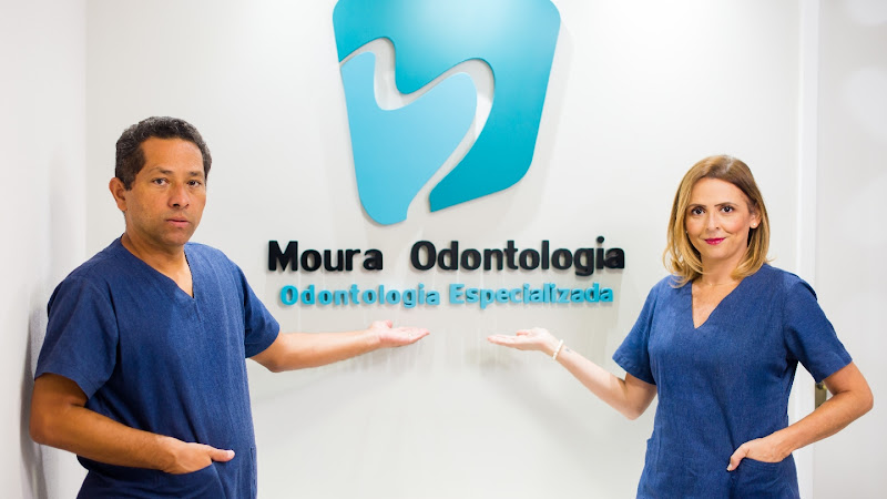 Foto 2 de Moura Odontologia | Ortodontia | Invisalign | Implante Dentário | Lentes de contato | Clareamento | Endodontia | Periodontia
