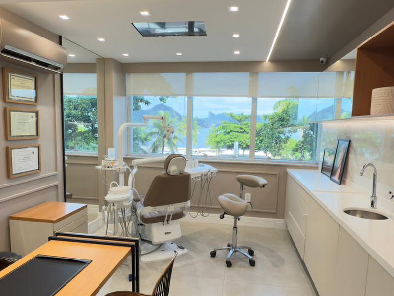Foto de Mouzarte dentista em Niterói - RJ | Implante Dentário