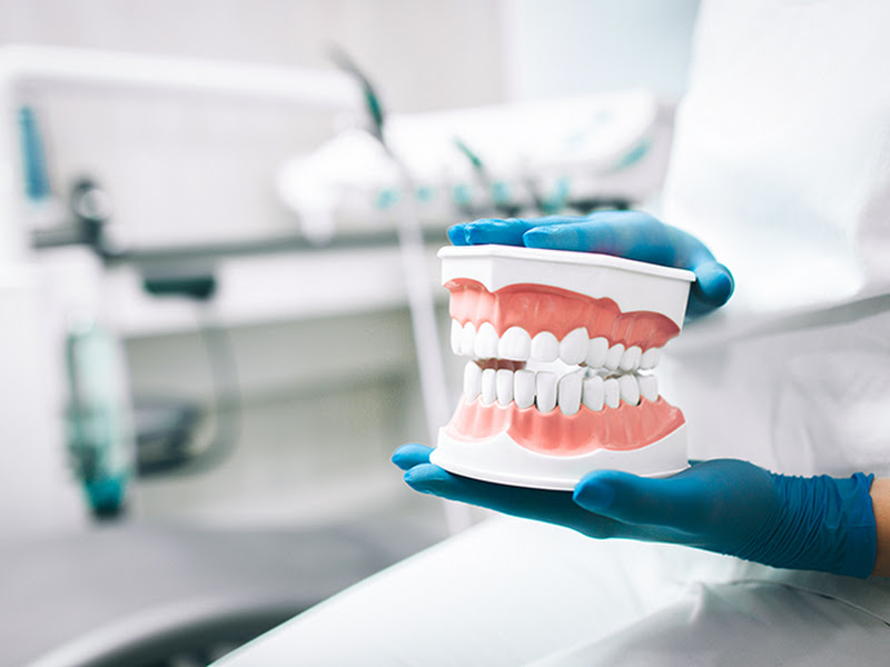 Foto 6 de MR Odontologia dentista na praça da árvore.