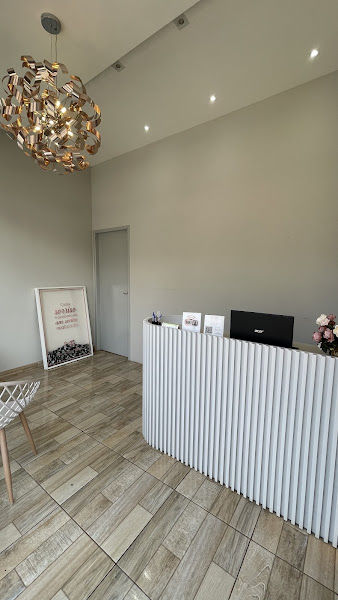 Foto 2 de Müller Odontologia - Especialista em Facetas de Resina Composta em Apucarana | Dra Cheyenne Muller