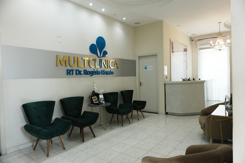 Foto 3 de MultClínica Odontologia Socorro - Dr. Rogerio Rissato