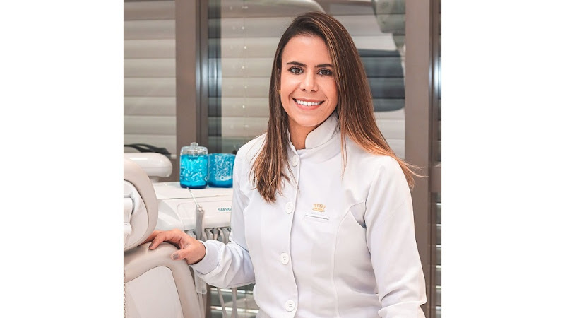 Foto 2 de Natália Leonardo | Odontologia e Endodontia | Pelotas