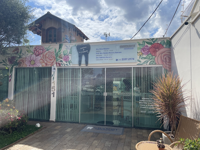 Foto 2 de Navaroni Odontologia - Dras. Nivia Navarro, Natália Navarro e Gabriela Navarro