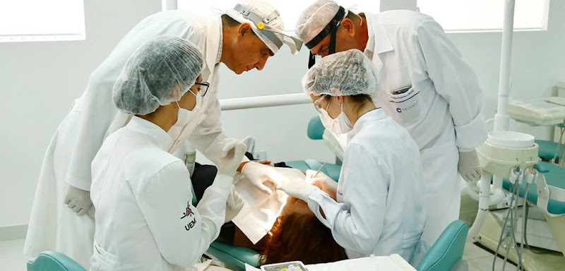 Foto 3 de NEOMM - Núcleo de Estudos Odontológicos de Maringá