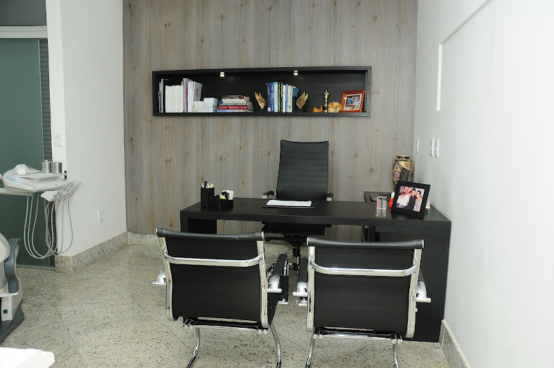 Foto 3 de NERI Odontologia - Reabilitação Oral e Implantes | Teófilo Otoni