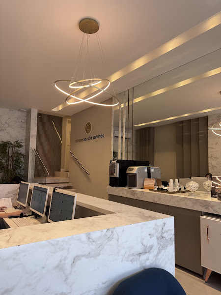 Foto 3 de New Dent Odontologia | Implante Dentário | Lente de Contato Dental | Centro | São José dos Pinhais - PR