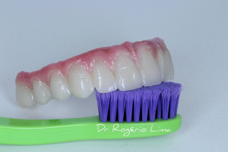 Foto 2 de Novo Mundo Odontologia Dr Rogério Guimarães Lima e equipe