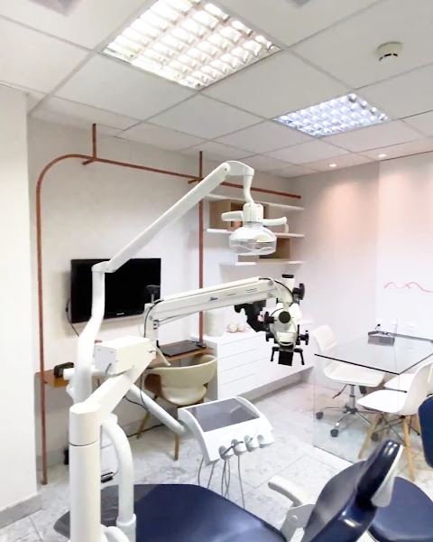 Foto 3 de NX Endodontia | Microscópio e Tratamento de Canal