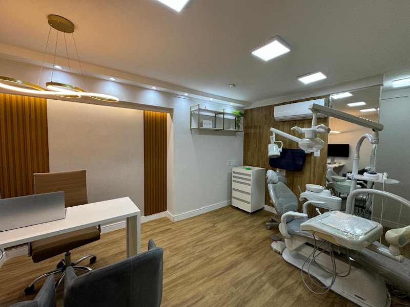 Foto 3 de ODONTO MAIS VIDA - Dentista em Aracaju - Implante, prótese dentária, alinhadores invisíveis.