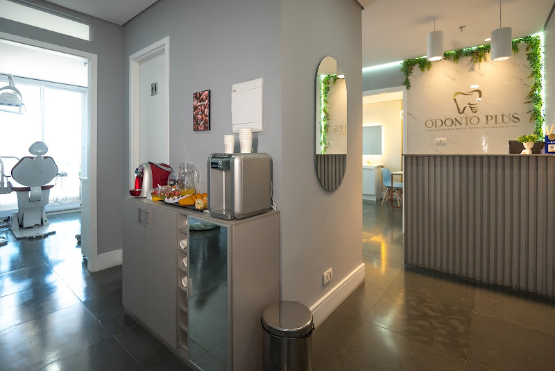 Foto 2 de Odonto Plus - Dentista 24H, Urgência e emergências / Implantes dentários