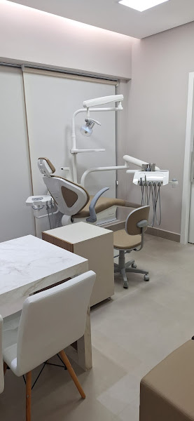 Foto 3 de Odonto Site Aquarius - Dentista Biológico/ Ozonioterapia / Microscopia de Campo Escuro / Ortodontia com Invisalign