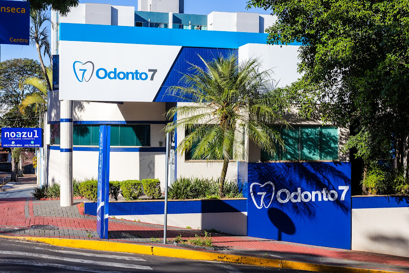 Foto 2 de Odonto7 Apucarana - Implantes, próteses e aparelhos dentários