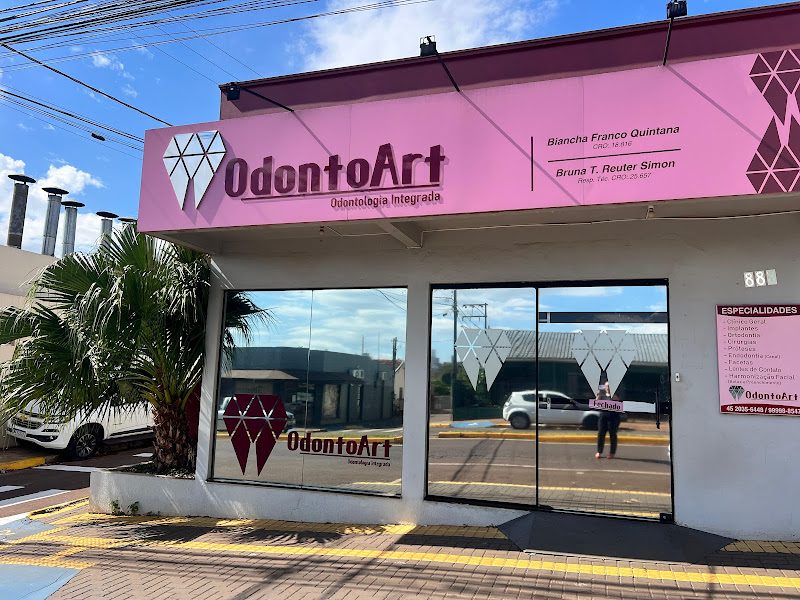 Foto 3 de OdontoArt Toledo | Dra. Bruna Reuter & Dra. Biancha Quintana