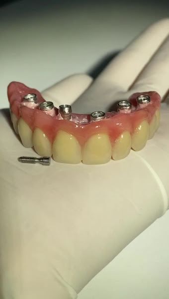 Foto 2 de OdontoCompany Geisel - Clínica Odontológica - Próteses - Implantes - Ortodontia - Dentistas