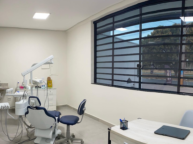 Foto 2 de Odontologia Clínica e Restauradora